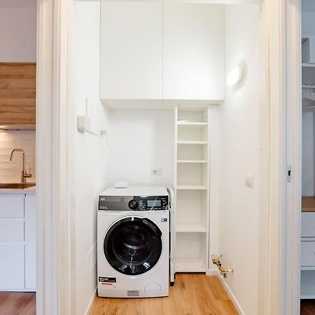 Luxury 1 Bedroom Apartment, Close To San Siro, Fiera And 10 Min Metro To Duomo ミラノ エクステリア 写真