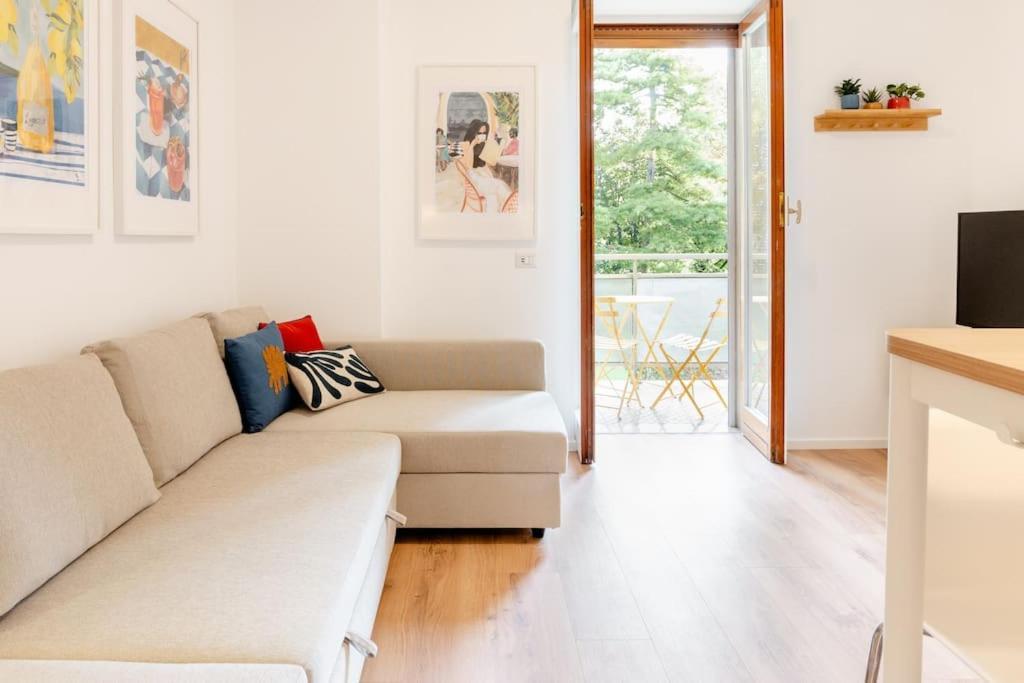 Luxury 1 Bedroom Apartment, Close To San Siro, Fiera And 10 Min Metro To Duomo ミラノ エクステリア 写真