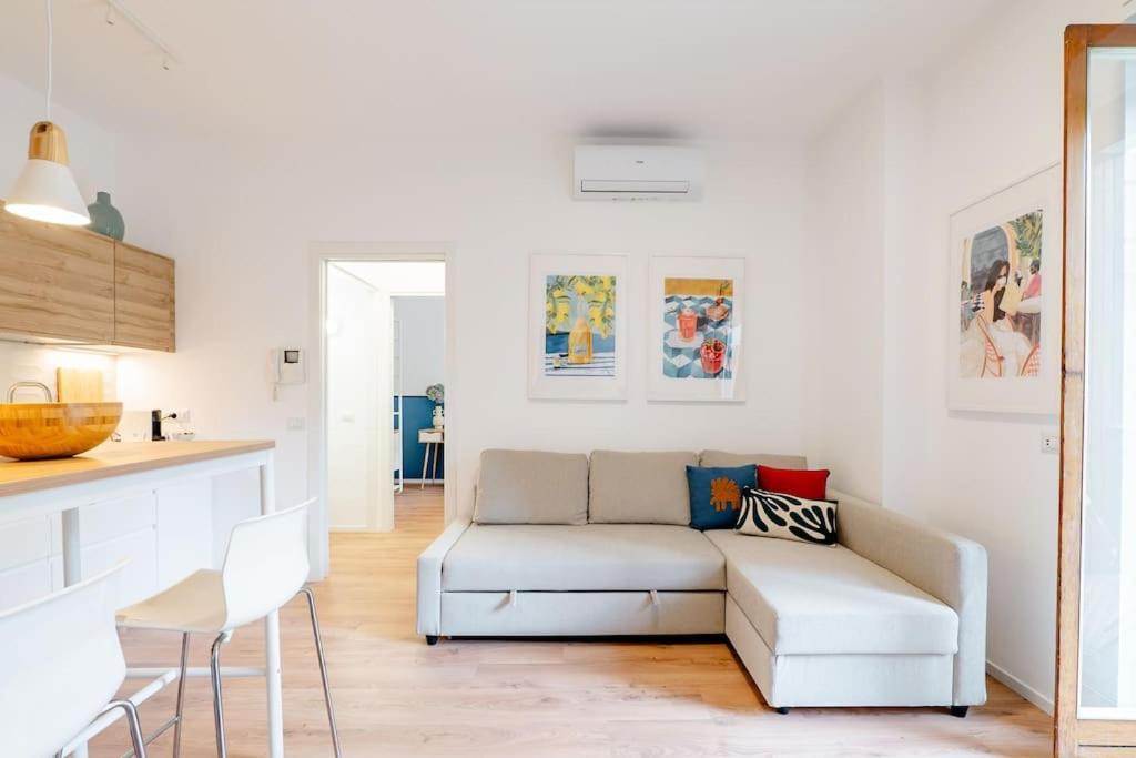 Luxury 1 Bedroom Apartment, Close To San Siro, Fiera And 10 Min Metro To Duomo ミラノ エクステリア 写真